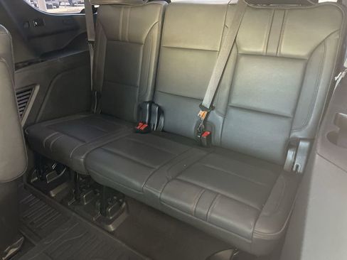Used 2022 Chevrolet Tahoe RST w/ Luxury Package AWD/4WD image 36