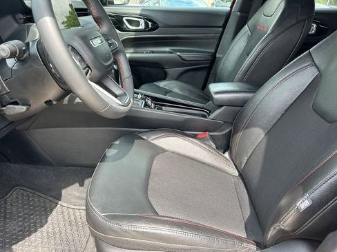 Used 2025 Jeep Compass Trailhawk image 11