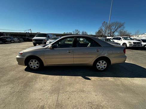 Used 2003 Toyota Camry LE FWD image 2