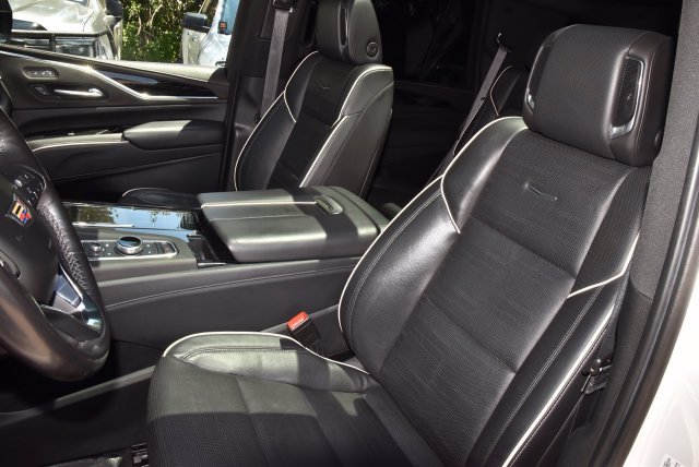 Used 2022 Cadillac Escalade Sport w/ Touring Package AWD/4WD image 35