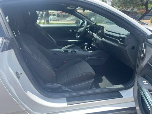 Used 2025 Ford Mustang Coupe RWD image 11
