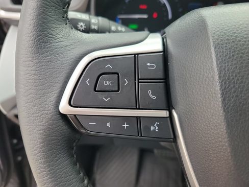 Used 2025 Toyota Sienna XLE w/ XLE Plus Package FWD image 21