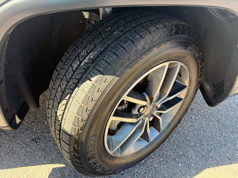 Used 2020 Jeep Grand Cherokee Limited w/ Luxury Group II image 34