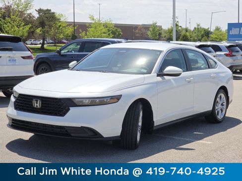 Used 2025 Honda Accord LX image 10