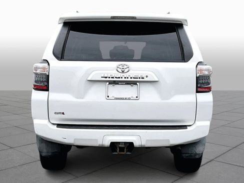 Used 2016 Toyota 4Runner SR5 Premium image 5
