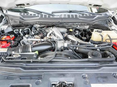 Used 2021 Ford F450 Platinum w/ FX4 Off-Road Package image 28