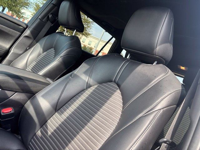 Used 2023 Toyota Highlander XSE FWD image 8