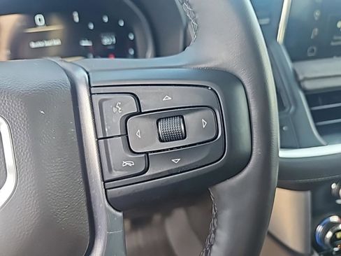 Used 2024 GMC Yukon SLT w/ SLT Luxury Package image 24