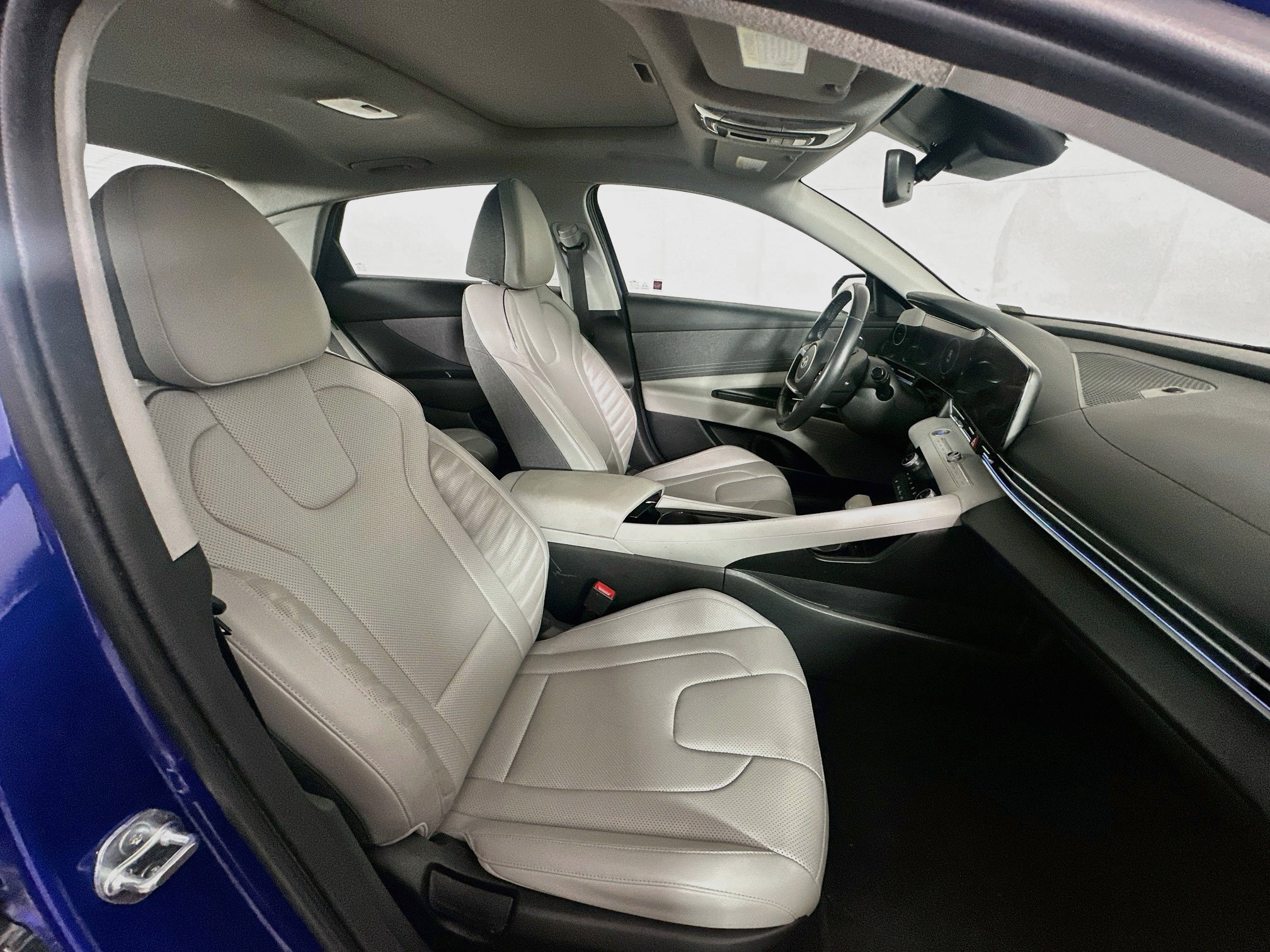 Used 2024 Hyundai Elantra Limited FWD image 31