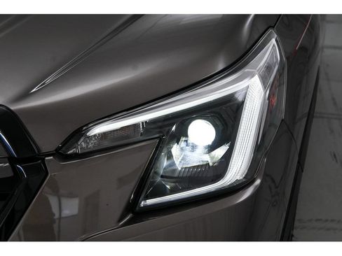 Used 2023 Subaru Forester Touring AWD/4WD image 24