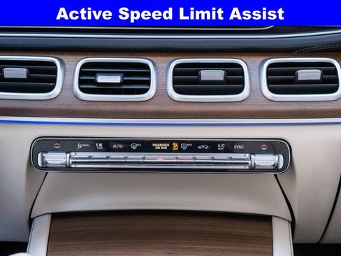 Used 2023 Mercedes-Benz GLS 450 4MATIC image 20