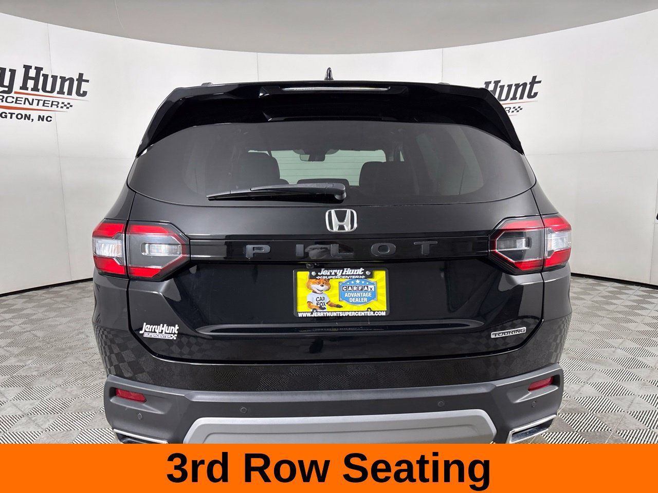 Used 2024 Honda Pilot Touring image 6