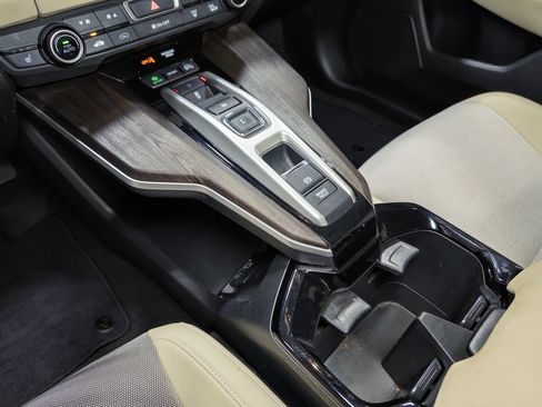 Used 2018 Honda Clarity Plug-In Hybrid image 17