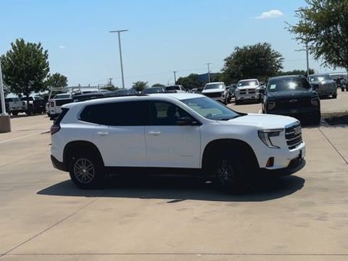 New 2026 GMC Acadia Elevation FWD image 2