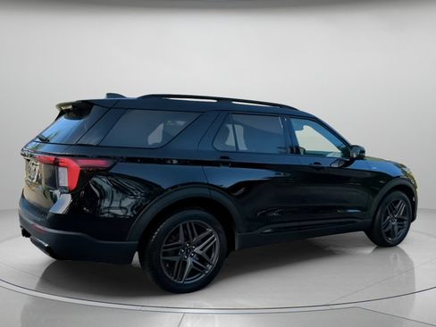 New 2026 Ford Explorer ST-Line w/ ST-Line Street Pack RWD image 32