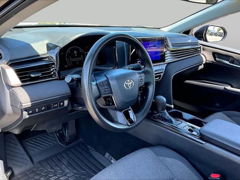 Used 2025 Toyota Camry LE FWD image 17