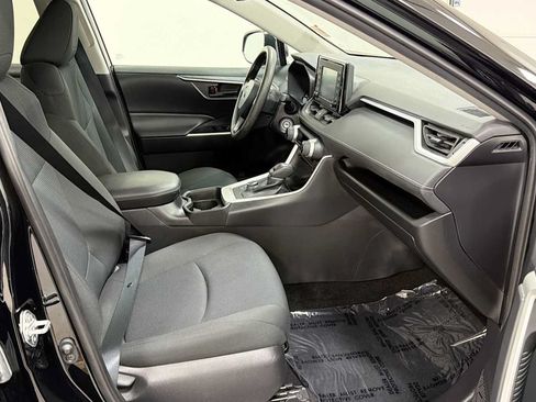 Certified 2021 Toyota RAV4 LE AWD/4WD image 28