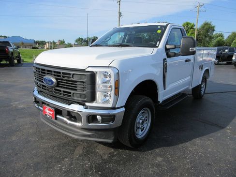 Used 2024 Ford F250 XL w/ Snow Plow Prep Package AWD/4WD image 9