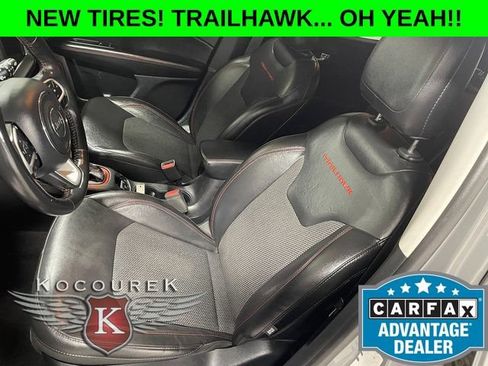 Used 2019 Jeep Compass Trailhawk w/ Cold Weather Group AWD/4WD image 12