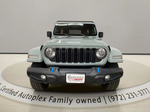Used 2024 Jeep Wrangler Unlimited AWD/4WD image 8