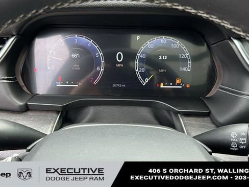 Used 2023 Jeep Grand Cherokee Limited image 15