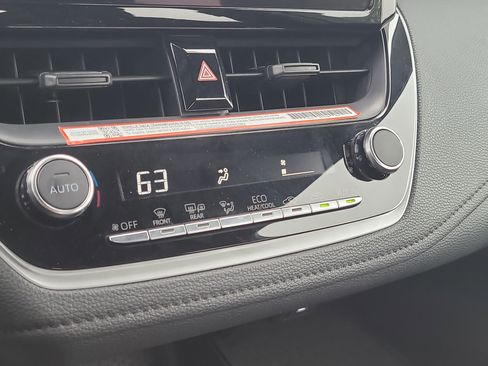 Certified 2025 Toyota Corolla SE image 23