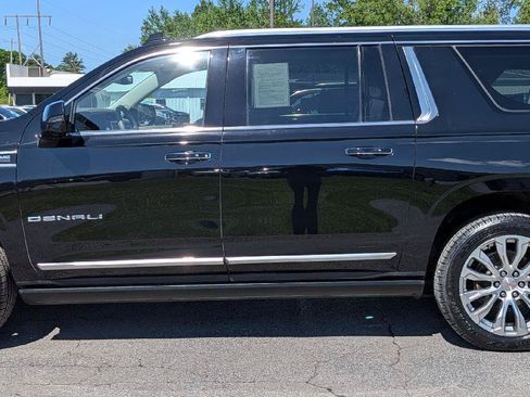 Used 2023 GMC Yukon XL Denali AWD/4WD image 7