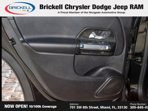 Used 2021 Mercedes-Benz GLB 250 4MATIC w/ Premium Package image 12