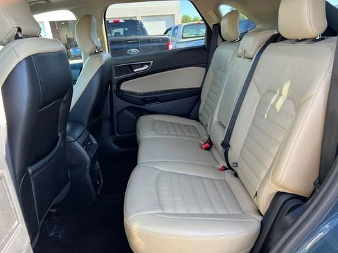 Used 2016 Ford Edge SEL w/ Equipment Group 201A AWD/4WD image 4
