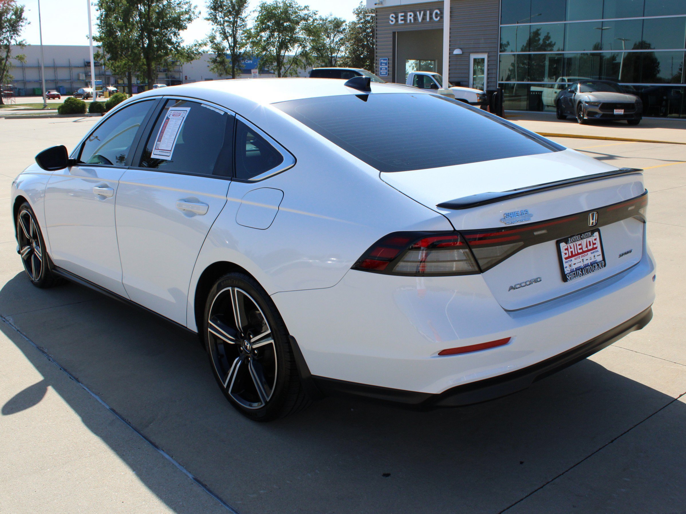 Used 2023 Honda Accord Sport image 4