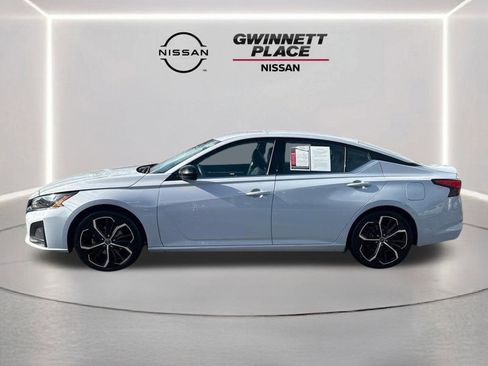 Used 2024 Nissan Altima 2.5 SR image 8