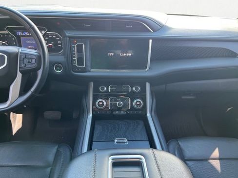 Used 2021 GMC Yukon Denali w/ Denali Ultimate Package AWD/4WD image 13