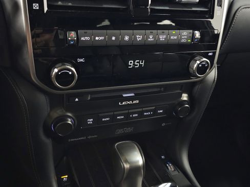 Used 2023 Lexus GX 460 Premium w/ Accessory Package AWD/4WD image 30