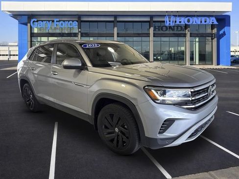 Used 2022 Volkswagen Atlas Cross Sport SE FWD image 1