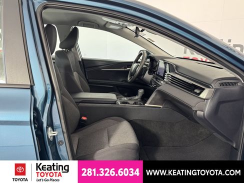 Used 2025 Toyota Camry LE FWD image 20