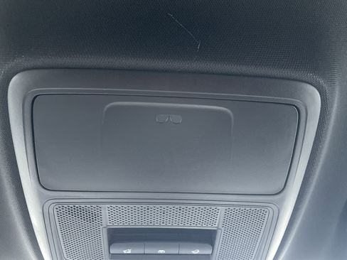 Used 2025 Chevrolet Traverse LT w/ Sun and Wheel Package image 36