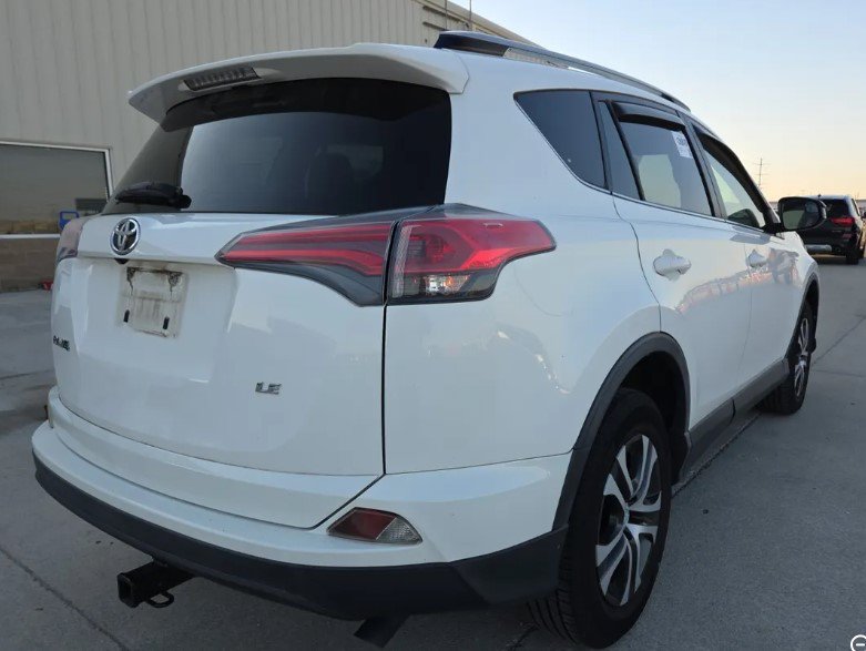Used 2017 Toyota RAV4 LE w/ All Weather Liner Package FWD image 4
