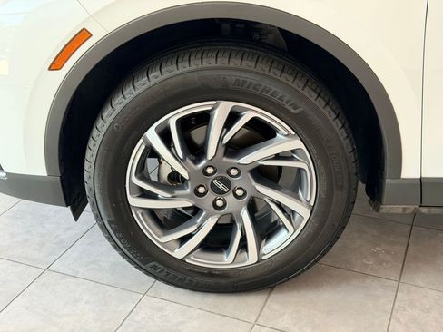 Used 2023 Lincoln Corsair FWD image 9