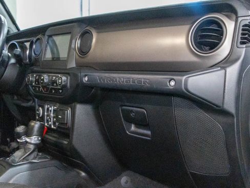 Used 2020 Jeep Wrangler Unlimited Sport S image 34