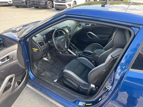 Used 2017 Hyundai Veloster Turbo w/ Tech Package 02 FWD image 9