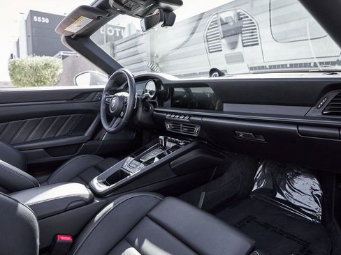 Used 2024 Porsche 911 Carrera GTS w/ Premium Package image 33