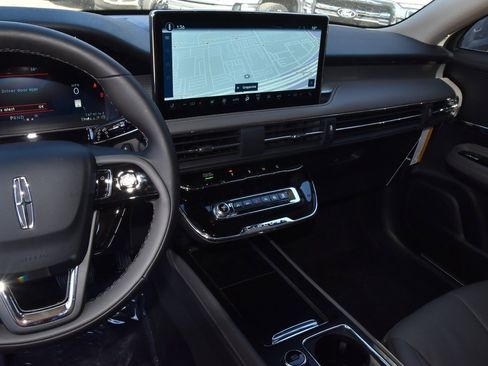 New 2026 Lincoln Corsair Premiere image 26