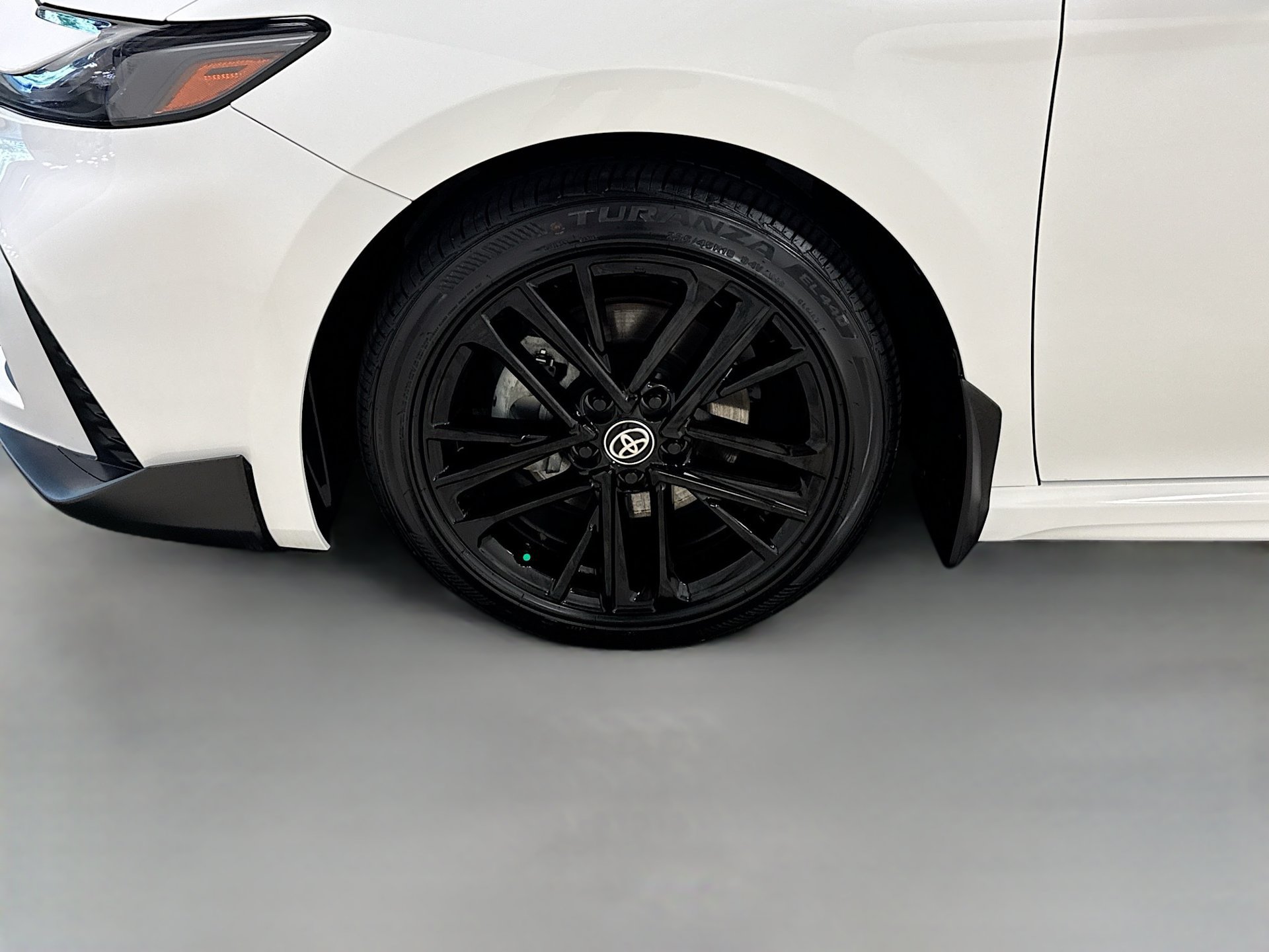 Used 2026 Toyota Camry SE FWD image 28