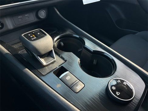 Used 2025 Nissan Rogue S image 17
