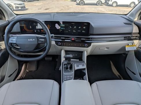 New 2026 Kia Sportage EX FWD image 17