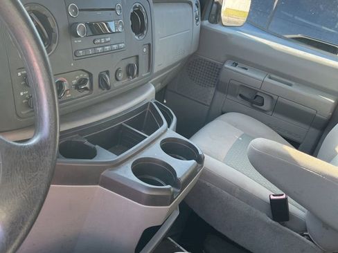 Used 2014 Ford E-350 and Econoline 350 XLT RWD image 8