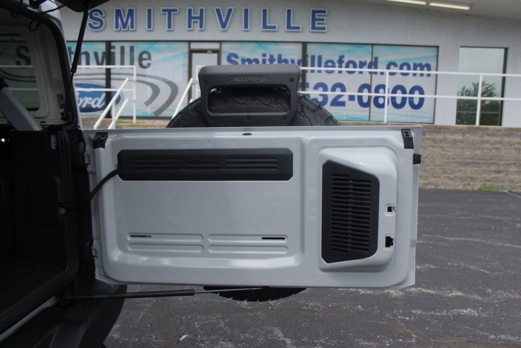 New 2026 Ford Bronco Raptor w/ Interior Carbon Fiber Pack AWD/4WD image 19