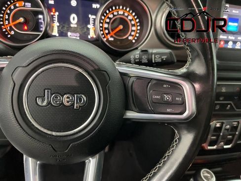 Used 2020 Jeep Wrangler Unlimited Sahara AWD/4WD image 37