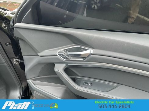 Used 2021 Audi e-tron Premium image 46