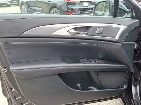 Used 2019 Lincoln MKZ Premiere FWD image 12